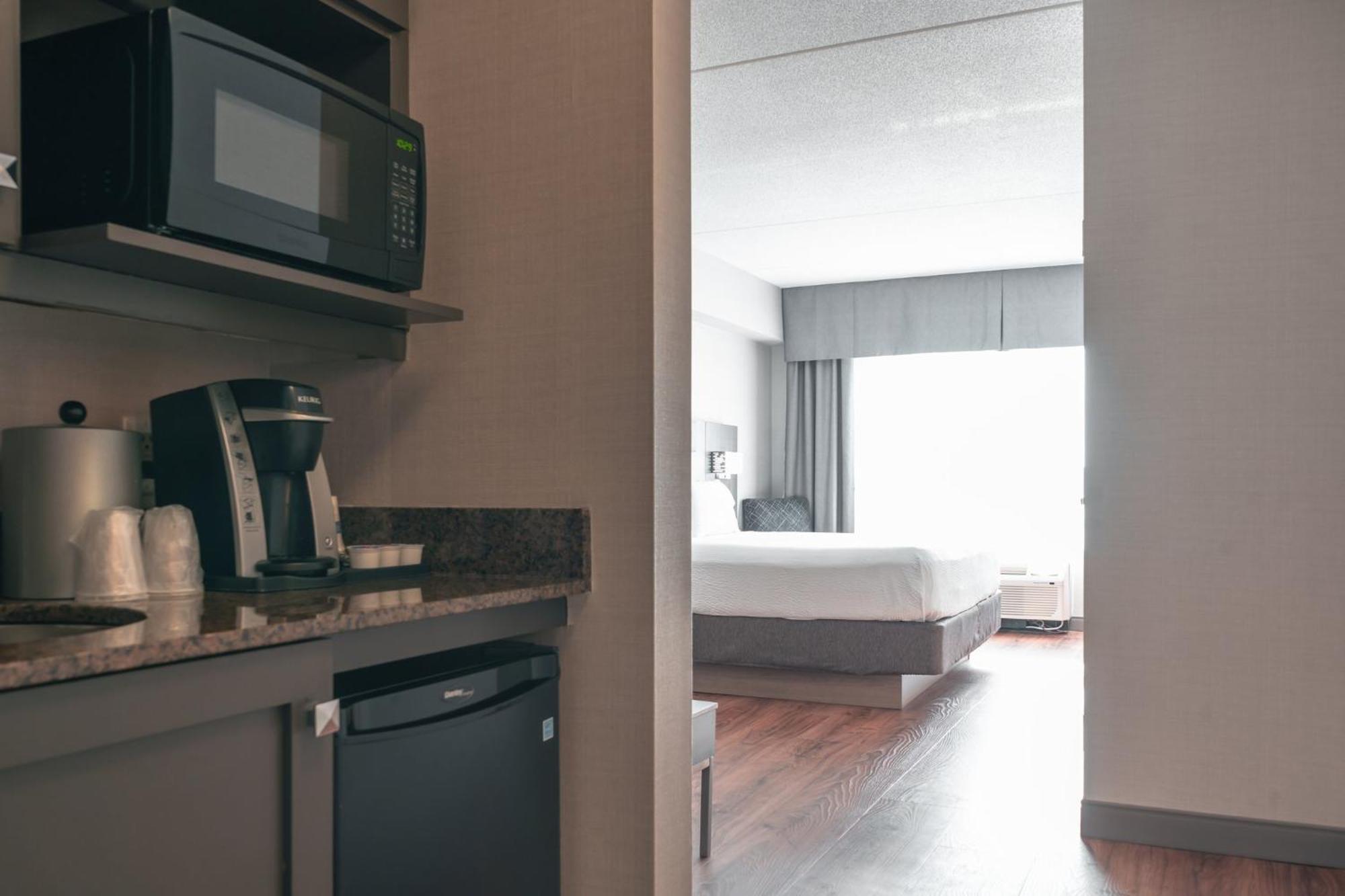 Holiday Inn Express Kingston Central By Ihg Εξωτερικό φωτογραφία