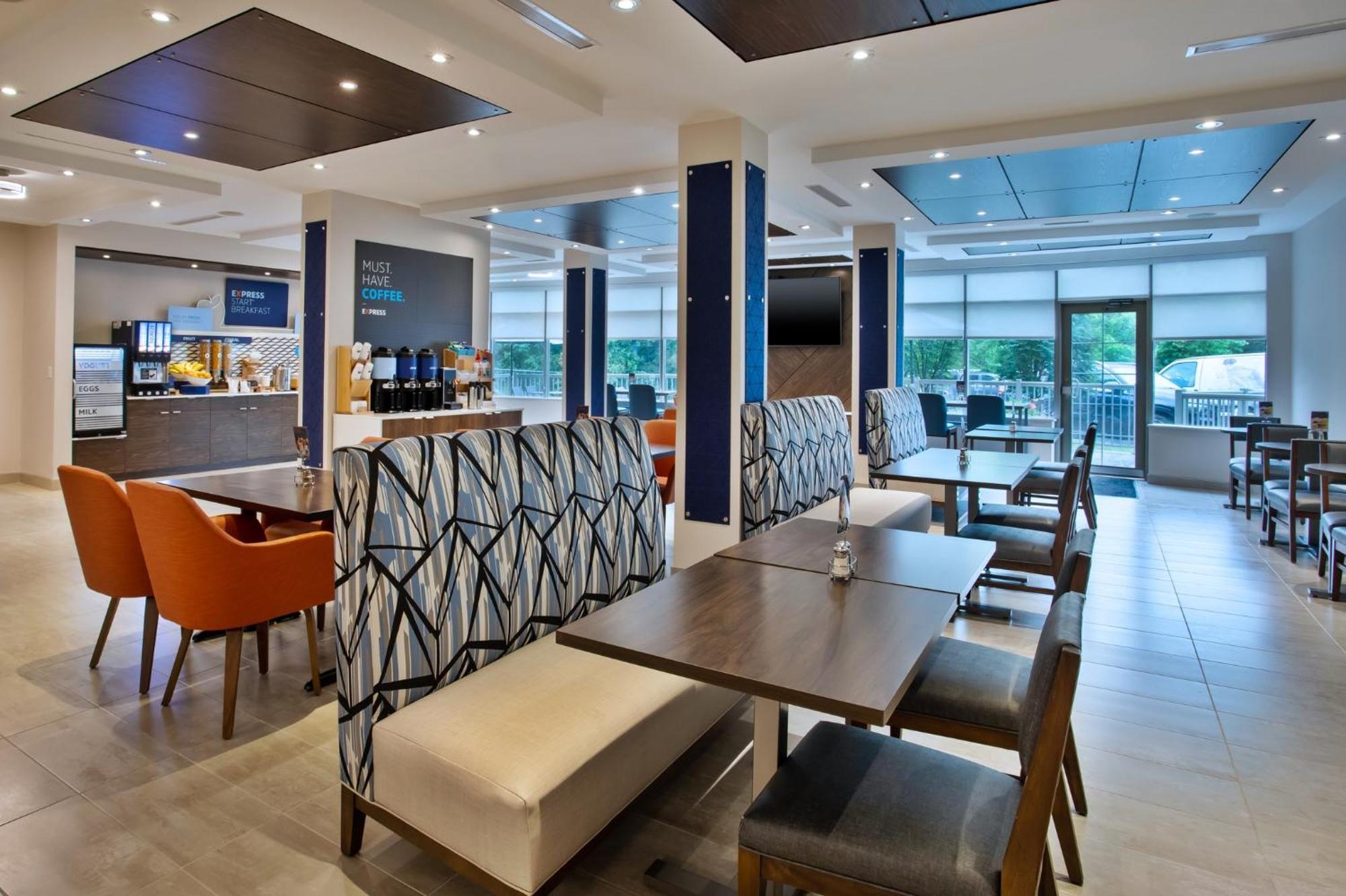 Holiday Inn Express Kingston Central By Ihg Εξωτερικό φωτογραφία