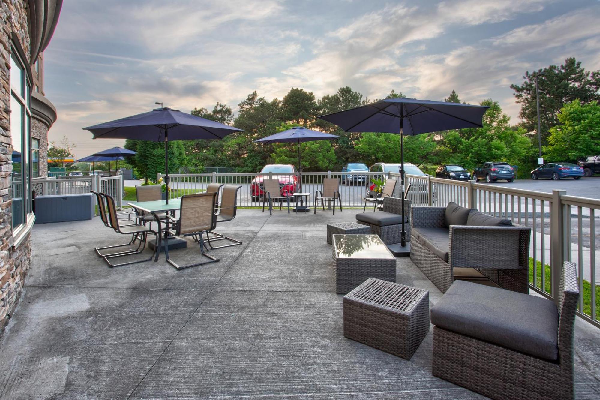 Holiday Inn Express Kingston Central By Ihg Εξωτερικό φωτογραφία